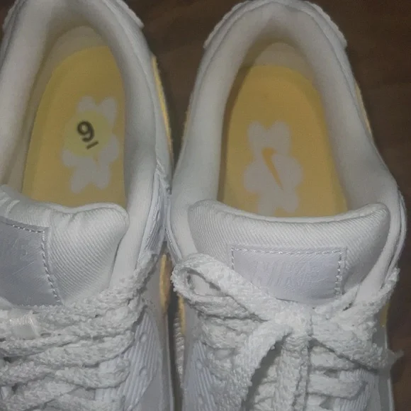 New Nike Air Max 90 SE Citrus Pulse size 9 - Picture 4 of 4